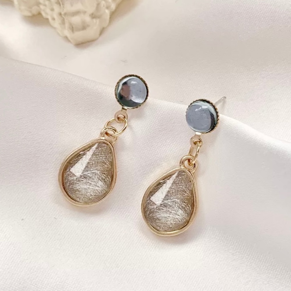 💧 Transparent Vintage Styled Retro Drop Earrings